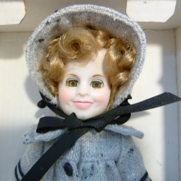 IDEAL SHIRLEY TEMPLE DOLL COLLECTION 1983 DIMPLES 12" DOLL IN BOX # 3P-4141-0000 - Picture 6 of 13